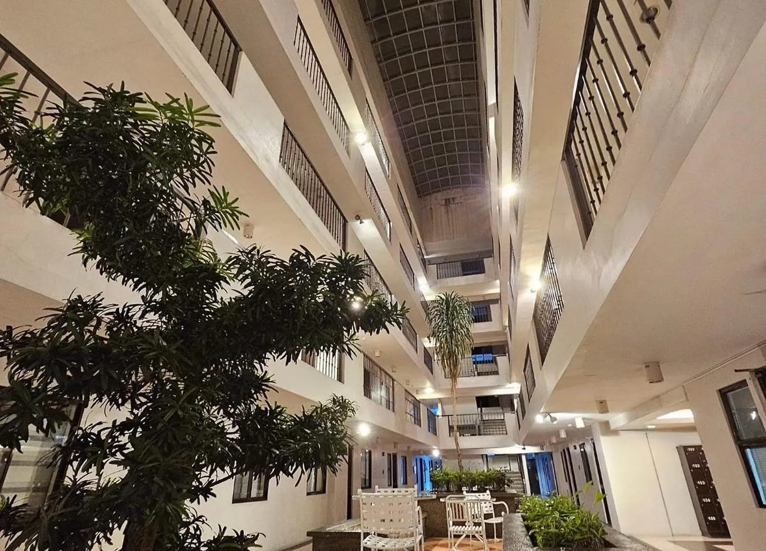 Camella Northpoint Bajada Near Sm Lanang 2Bedroom Units With Balcony Davao City מלון דירות